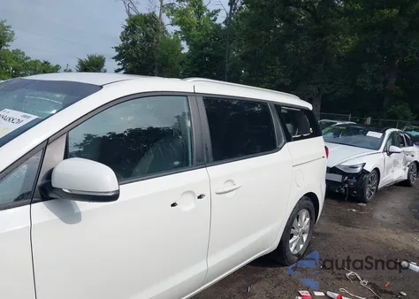 2016 Kia Sedona Lx z USA, uszkodzony, nr VIN KNDMB5C11G6160148